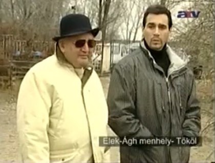 Adrian Paul Screencaps
Hungary 2008 video at dog shelter